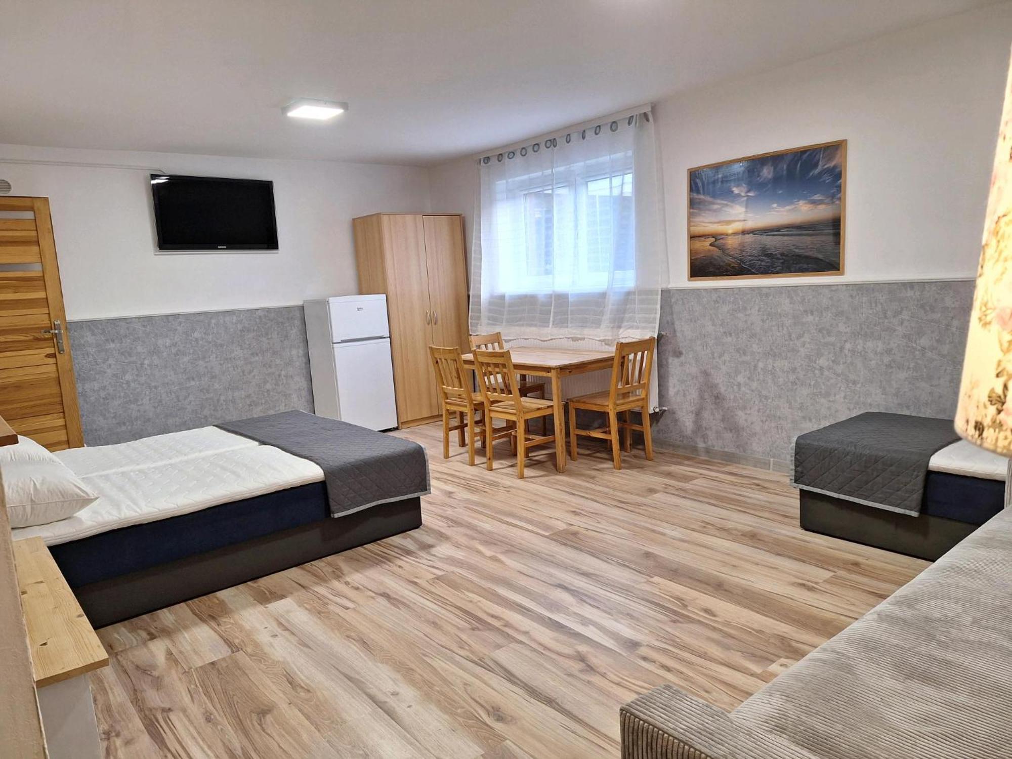 Lesne Zacisze Hotel Mikoszewo Buitenkant foto